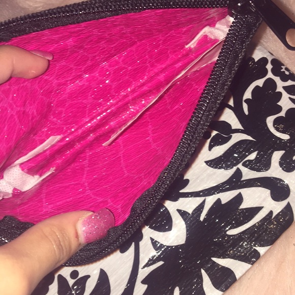 Makeupbag - Picture 3 of 4